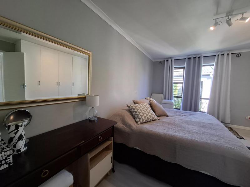 To Let 3 Bedroom Property for Rent in Land and Zeezicht Western Cape